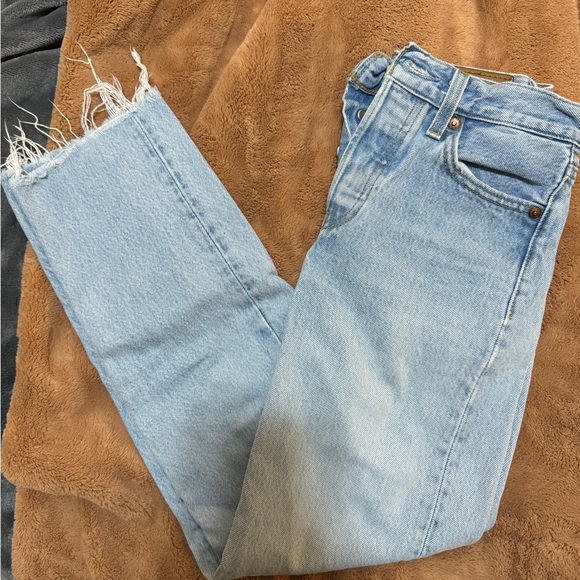 Levis Wedgie Straight Jeanss - Picture 1 of 9